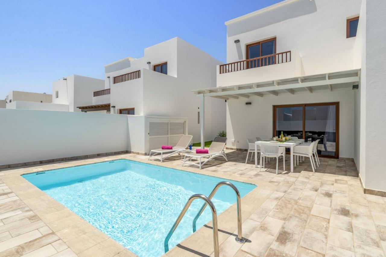 Villa Alicia By Villa Plus بلايا بلانكا المظهر الخارجي الصورة
